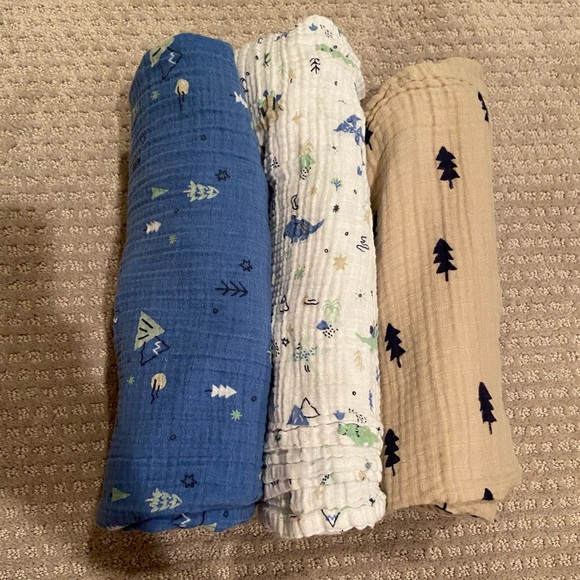 ••3 Muslim Swaddle Blankets - Picture 2 of 5